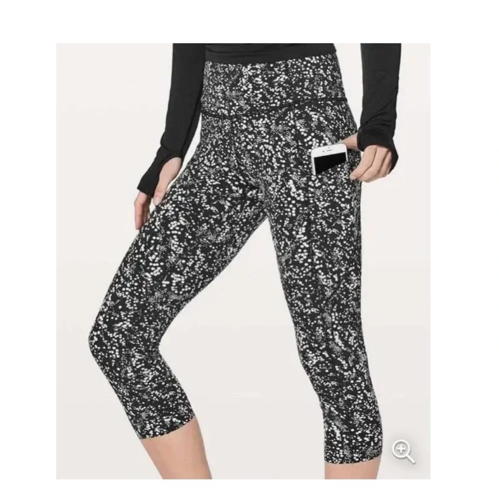 Lululemon Women’s Crop Leggins Size 4